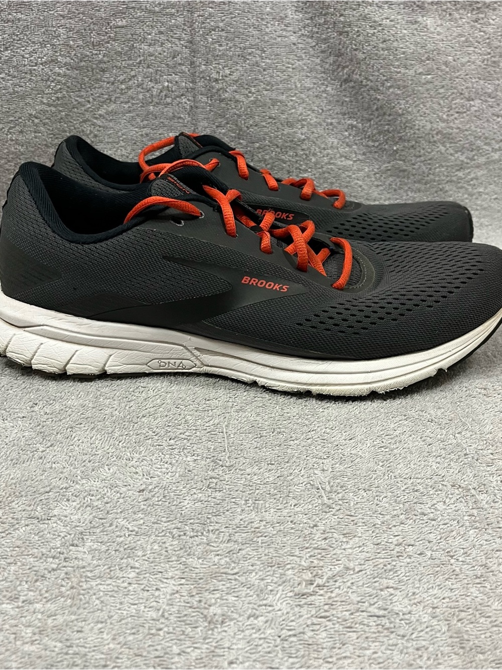 Brooks Signal 3 Running Shoes Sneakers Men's Size 12D  Charcoal 1103621D055
